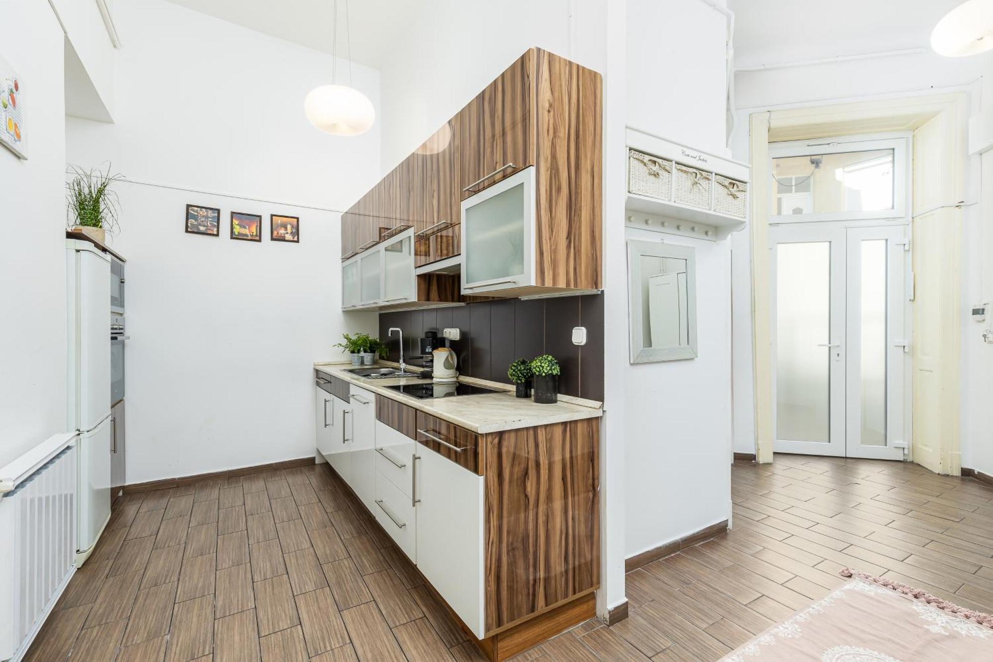 בודפשט Real Apartments Lovag מראה חיצוני תמונה
