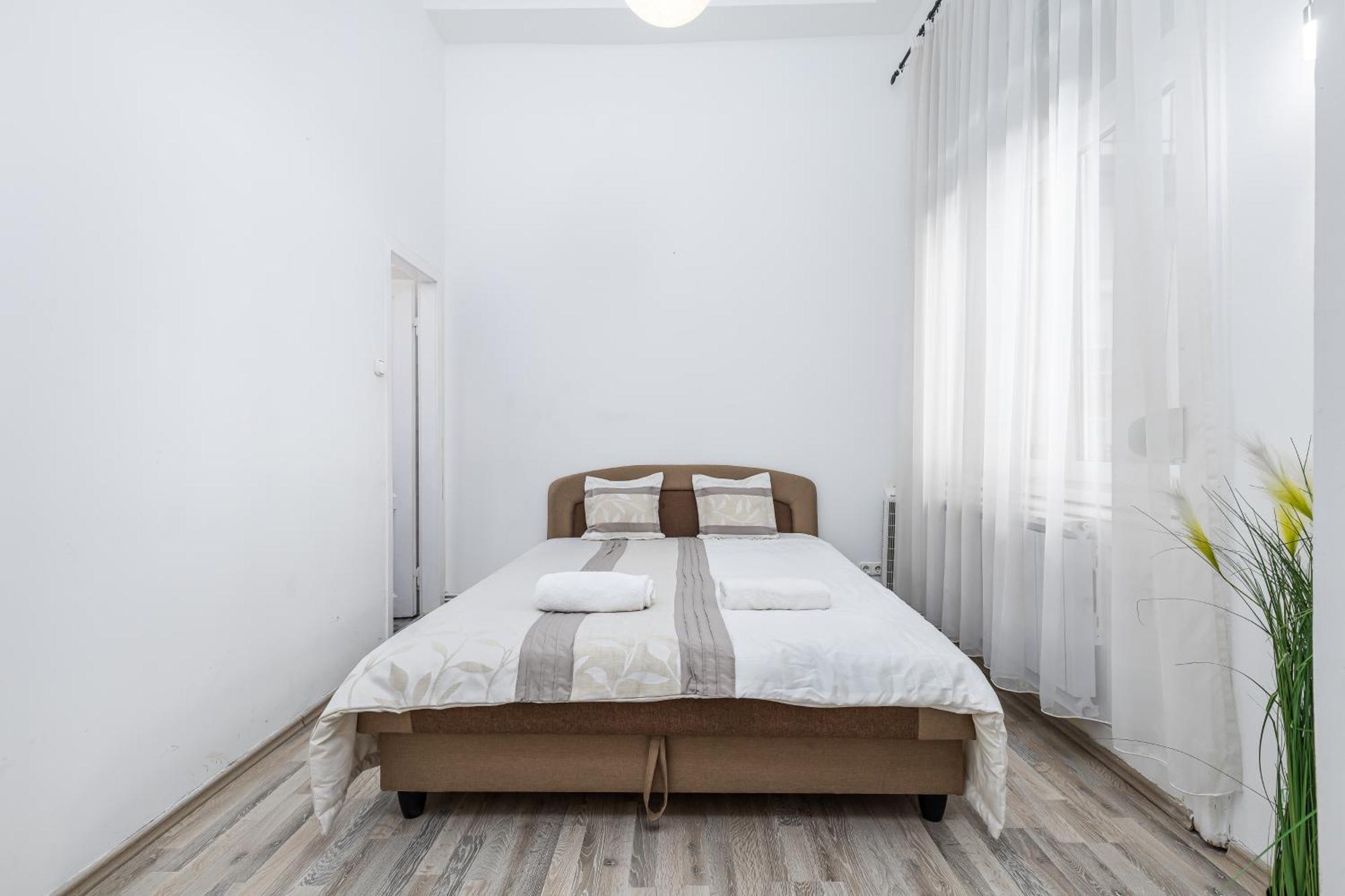בודפשט Real Apartments Lovag מראה חיצוני תמונה
