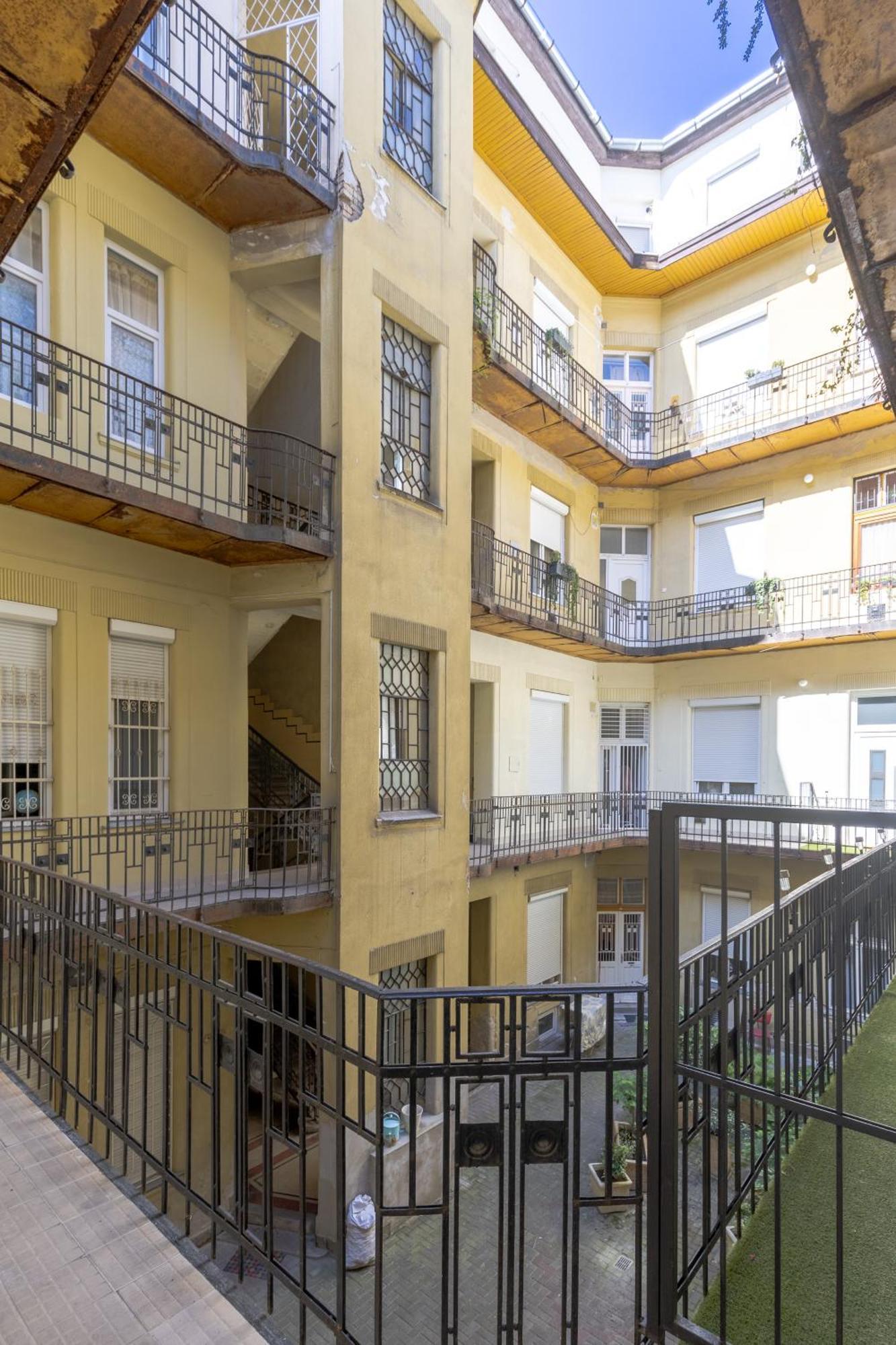 בודפשט Real Apartments Lovag מראה חיצוני תמונה